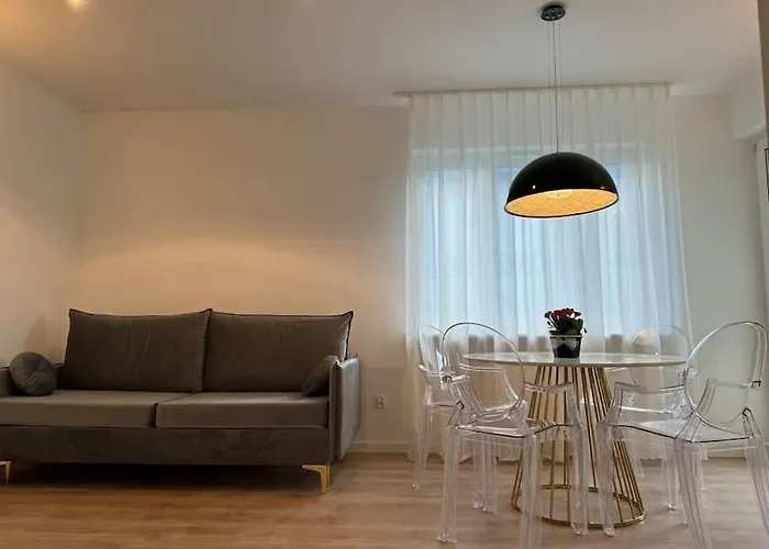 Glamour Apartment In Ochota